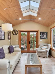 Shawnigan Lake Garden Suite 40kms to Victoria - Image 5