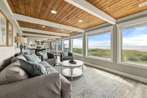 Tidepool Townhome Entire House - Image 2