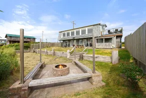 Tidepool Townhome Entire House - Image 4