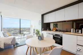 KOZYGURU DOCKLANDS LUXURY WATER VIEW APT 1 BED VDO915 - Image 5