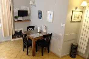 Renoir Small Loft on Giulia Street - Image 5