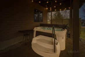 Hot Tub, King Beds, Game Room & 3 Bathrooms! - Image 3