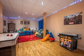 Apple Cub Cabin: Hot Tub, Game Room & King Beds & - Image 4