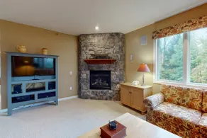 3BR Mountainview | Fireplace - Image 5
