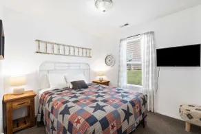 The Rustic Roost - Your Lakeside Escape! - Image 5