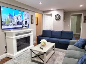 Big new house with huge parking - Image 2