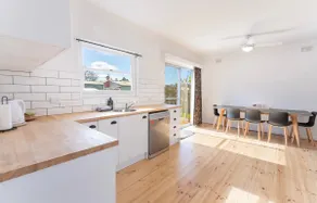 Joffs Beach House—Coastal Ease near Main Street - Image 3
