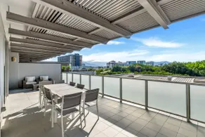 Cairns Coastal Charmer - Your Waterfront Sanctuary - Image 5
