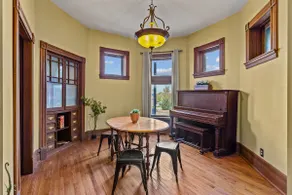 Spacious 5BR in Historic Lafayette Square | STL - Image 4