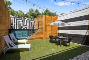 Group Travel Townhome <|> Sparkling Container Pool - Image 4