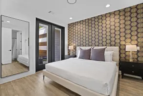 Group Travel Townhome <|> Sparkling Container Pool - Image 2