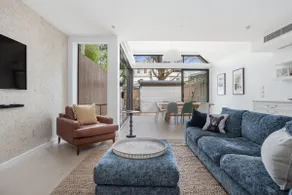 Heavenly Terrace in Newtown - Image 4