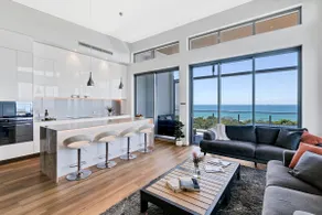 Breathtaking Beachfront 3 Bedroom Penthouse Bokarina Sunshine Coast - Image 5