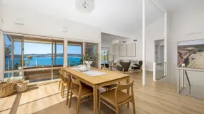 High View Holiday House - Striking duplex with Hea - Image 5