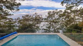 High View Holiday House - Striking duplex with Hea - Image 3