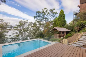 High View Holiday House - Striking duplex with Hea - Image 2