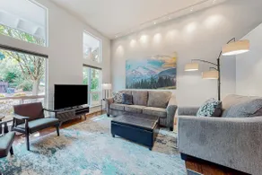 3BR mid-century modern home, close to Puget Sound - Image 2