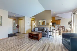 3BR Mountainview - Patio - Garage Parking - W&D - Image 5