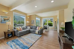 Hip 4BR Lakeview - Pool - Hot Tub - Deck - Image 5