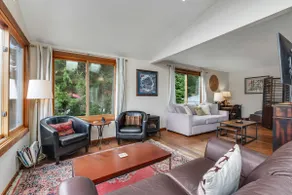 4BR Soundview Dog Friendly | Fireplace | Deck - Image 4