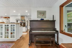 4BR Soundview Dog Friendly | Fireplace | Deck - Image 5
