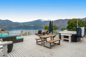 Walk to Downtown 3BR Lakeview - Hot Tub - Deck - Image 4