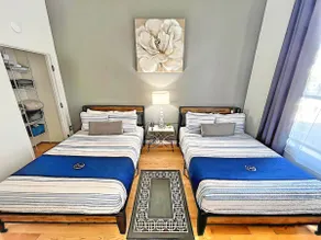 Downtown Quiet Loft - 2BDRM w Parking WiFi 203 - Image 5