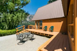 Amazing 3BR Lakefront - Dock - Deck - Image 2
