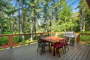 Welcoming 2BR Lakeview | Deck | Firepit | W/D - Image 4