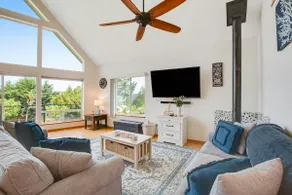 Spacious A-frame w/ mountain & water views, New Hot Tub, AC, Fireplace, W/D - Image 5