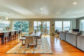 4BR Bayview Dog Friendly | Balcony | Firepit - Image 2