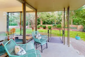 Dog-friendly 2BR with gorgeous garden & setting - Image 5