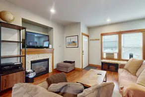 Walkable 2BR Dog Friendly | Fireplace - Image 3