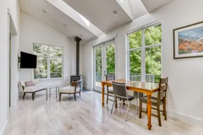 Lovely house with river & mountain views, deck, gr - Image 3