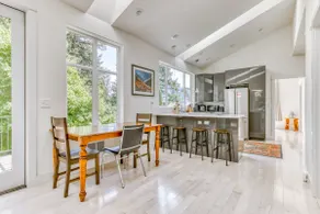 Lovely house with river & mountain views, deck, gr - Image 4