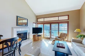 1BR Lakefront - Pool - Hot Tub - Dock - Tennis - Image 5