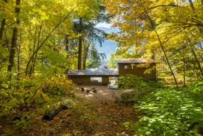 Lake-view 3BR - private hot tub, dog-friendly - Image 4
