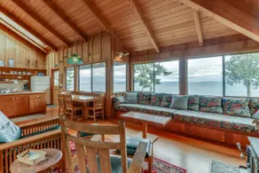 1BR water-view cabin with fireplace - Image 4