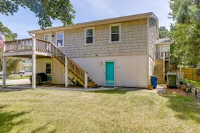 Charming Emerald Isle Escape < 1 Mi to Beach! - Image 3