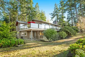 Updated 3BR Oceanview | Fireplace | Deck - Image 2