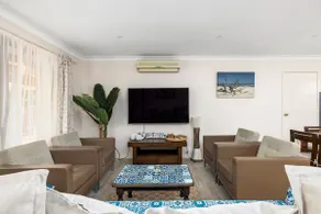 Walking Distance to Birubi Beach - Image 2