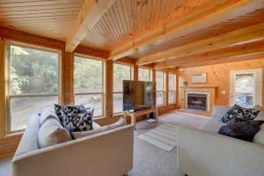 Lake Eufaula Retreat w/ Boat Slip & Fireplace! - Image 2