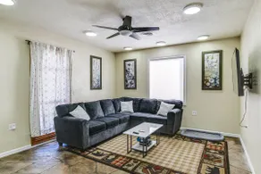 2 Mi to Main St: Newton Guest House - Image 4