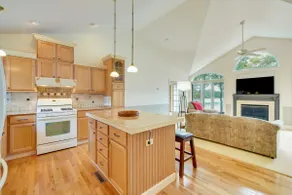 Spacious Lakefront New Auburn Home w/ Sunroom - Image 4