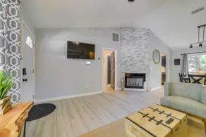 4 Mi to Dtwn! Tallahassee Home w/ Private Deck - Image 5