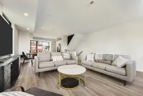 Skyline Haven- 5BR-3,5BA with 2 parking spots and - Image 4