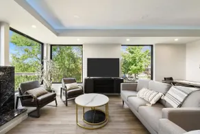 Skyline Haven- 5BR-3,5BA with 2 parking spots and - Image 5