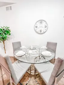 2BDRM Suite Quiet w Parking 4 beds #404 Top Floor - Image 3