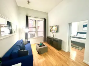 2BDRM Suite w Parking ROKU TVs & 4 beds #204 - Image 5