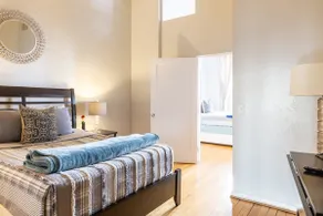 3 Beds w Parking Wi-Fi LOFT Walk to Convention 302 - Image 2